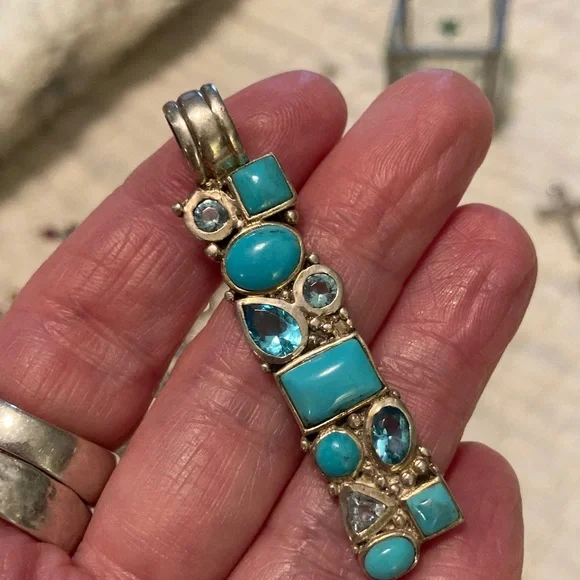 Brighton Elegant Silver Blue Topaz and Turquoise and Silver Gemstone Pendant 🩵🩵 - Picture 3 of 4